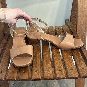 Kelly & Katie Brissia Sandal in Latte Size 6.5